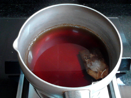 Steps for Making Rose and Buddha's Hand Flavored Black Tea