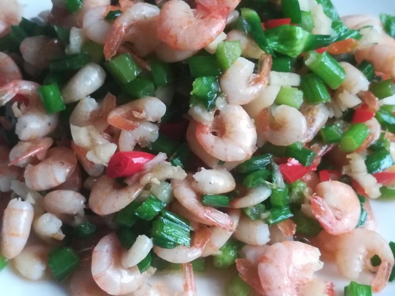 Chive Stir-Fried River Shrimp