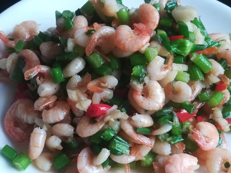 Chive Stir-Fried River Shrimp Preparation Steps