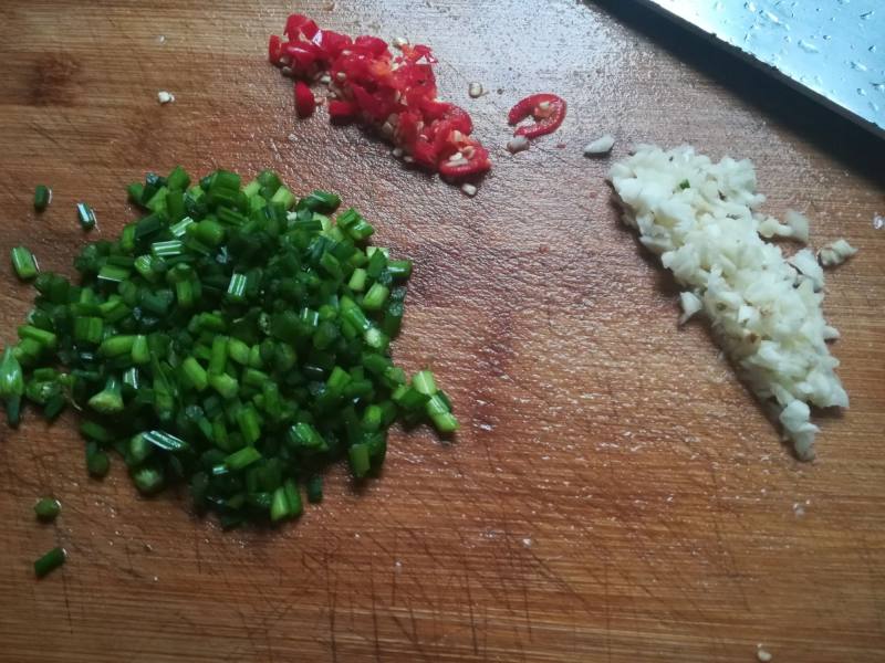 Chive Stir-Fried River Shrimp Preparation Steps