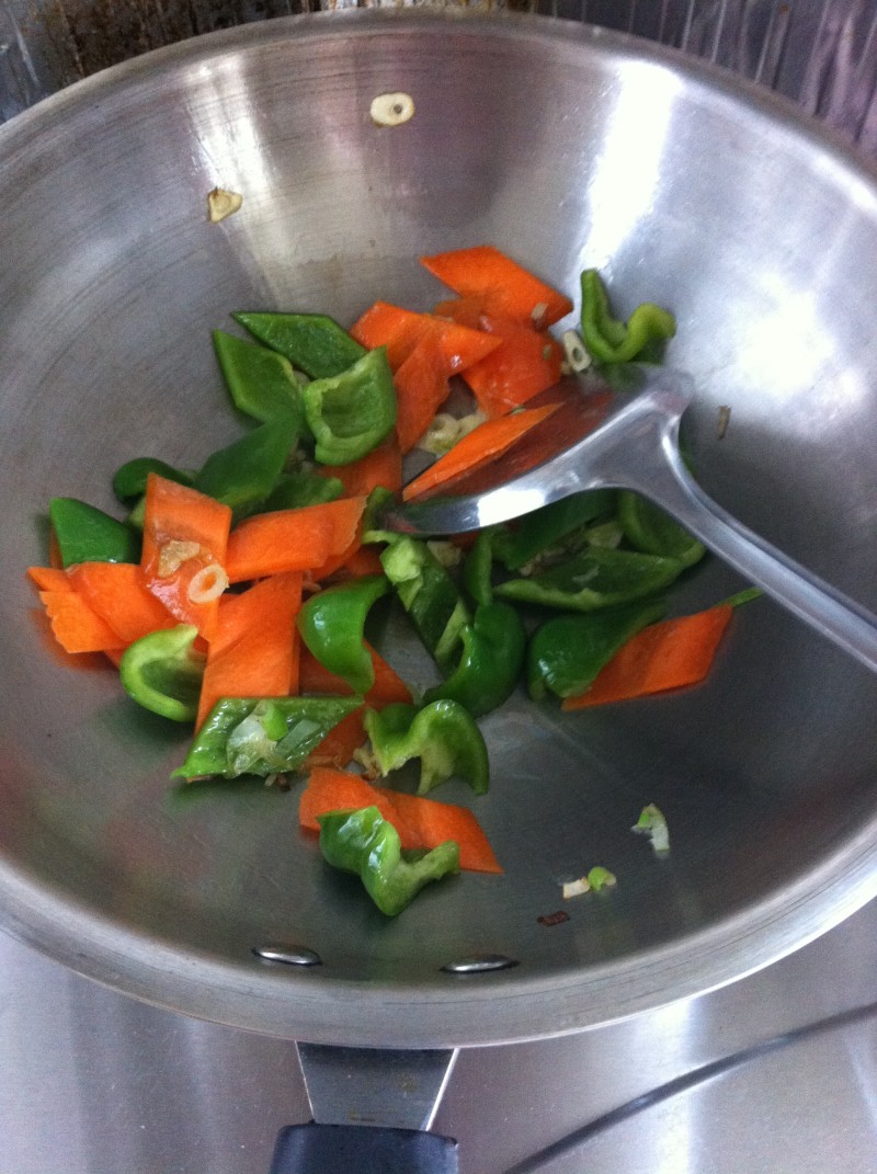 Detailed Steps for Home-style Quick Dish - Stir-fried Yam and Black Fungus