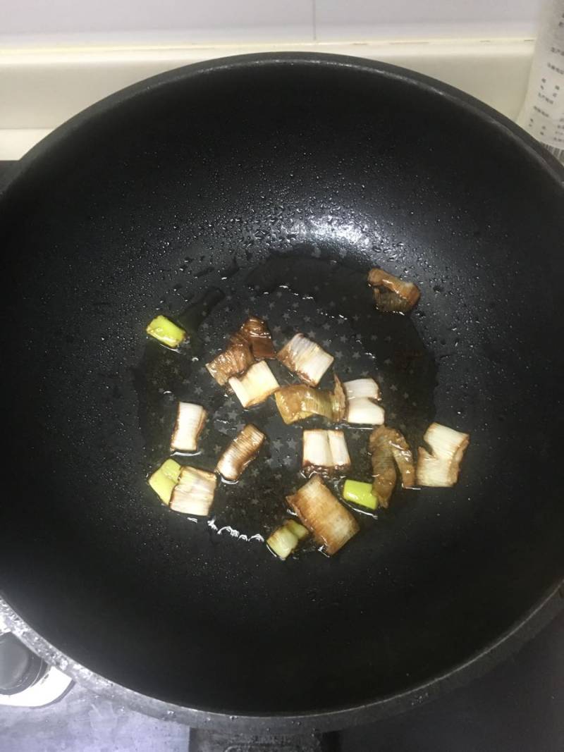 Steps for cooking Scallion Braised Sea Cucumber