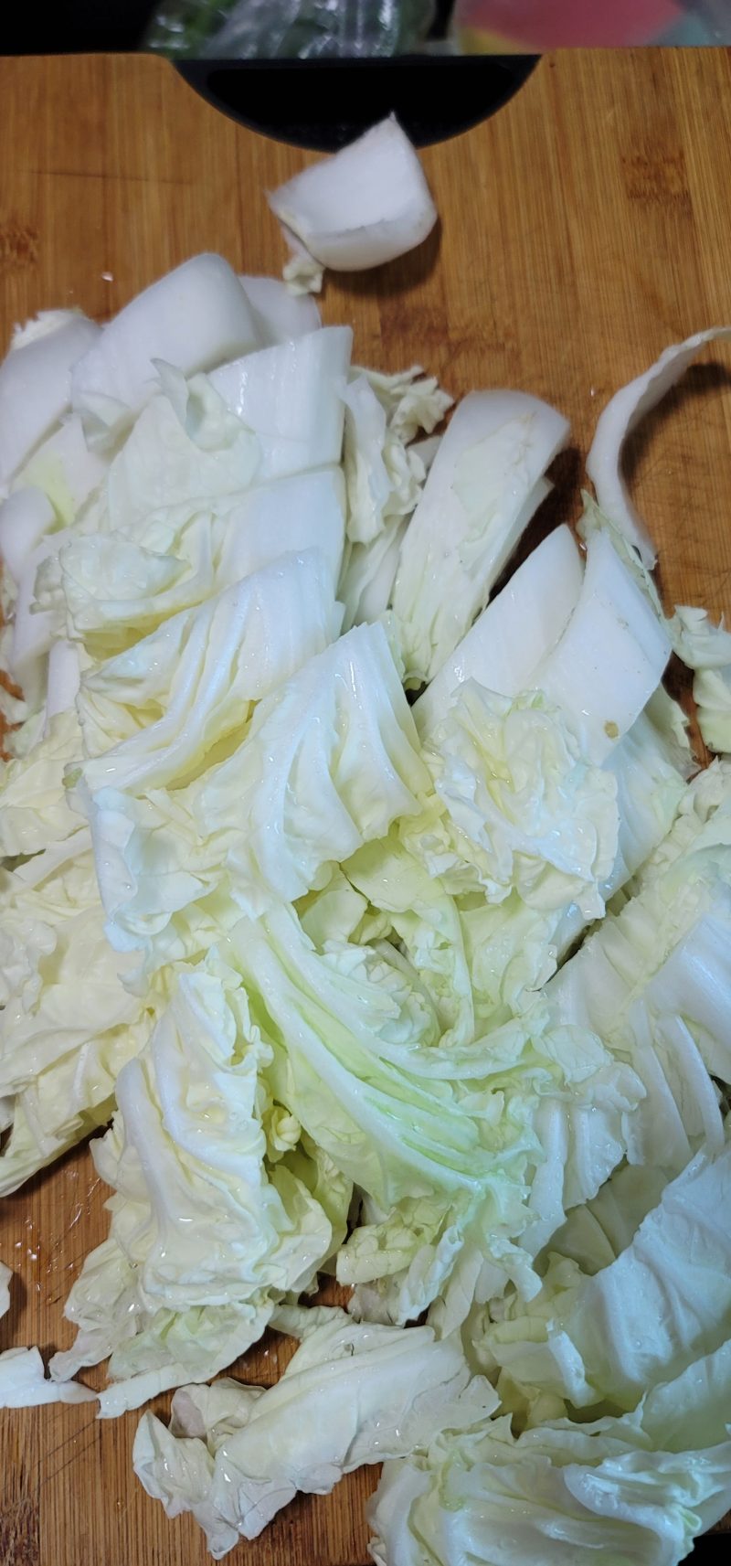 Steps for Making Salted Chicken and Chinese Cabbage Soup