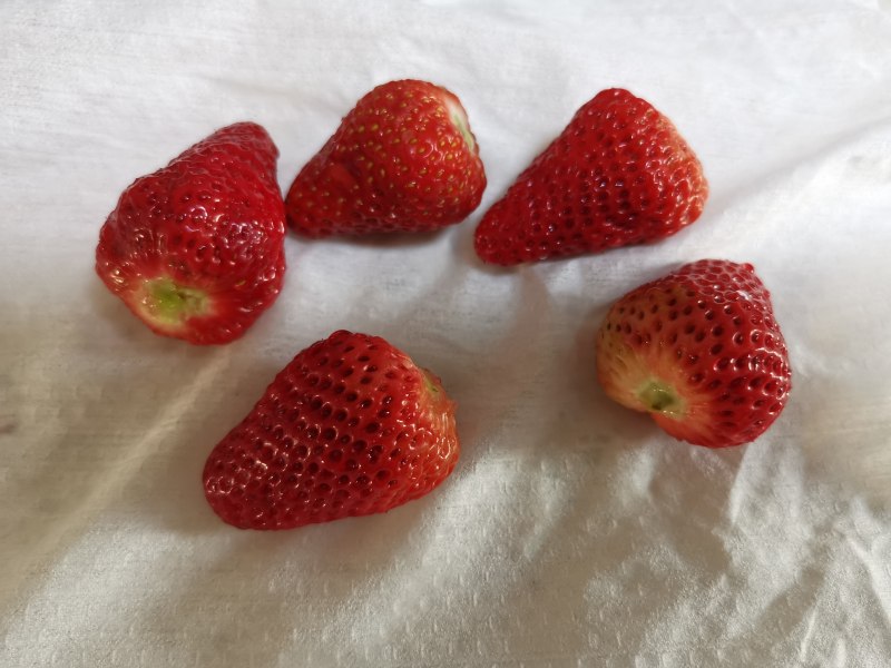 Steps for making Strawberry Daifuku