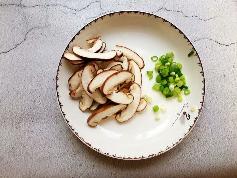 Steps for Cooking Chicken and Mushroom Congee