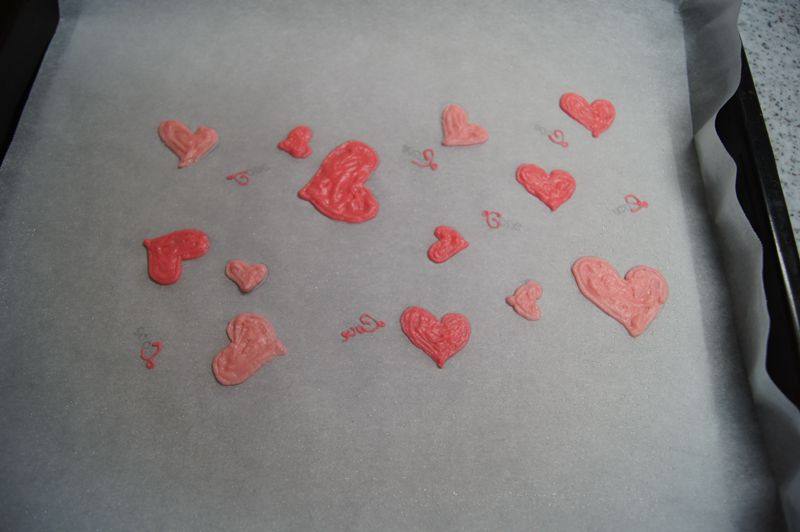 Valentine's Day Gift - Heart-shaped Cake Roll Making Steps