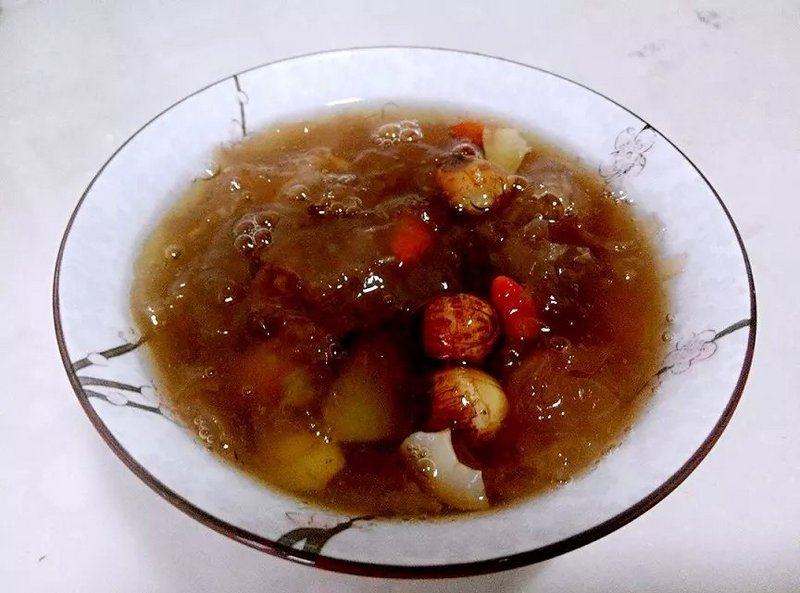 Steps for Making Snow Pear and Tremella Sweet Soup