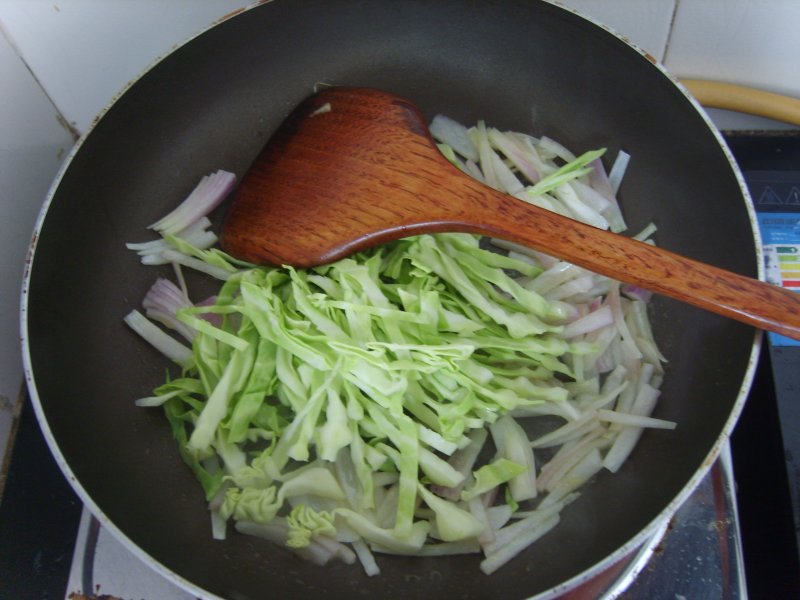 Steps for Cooking Pasta with Pizza Sauce