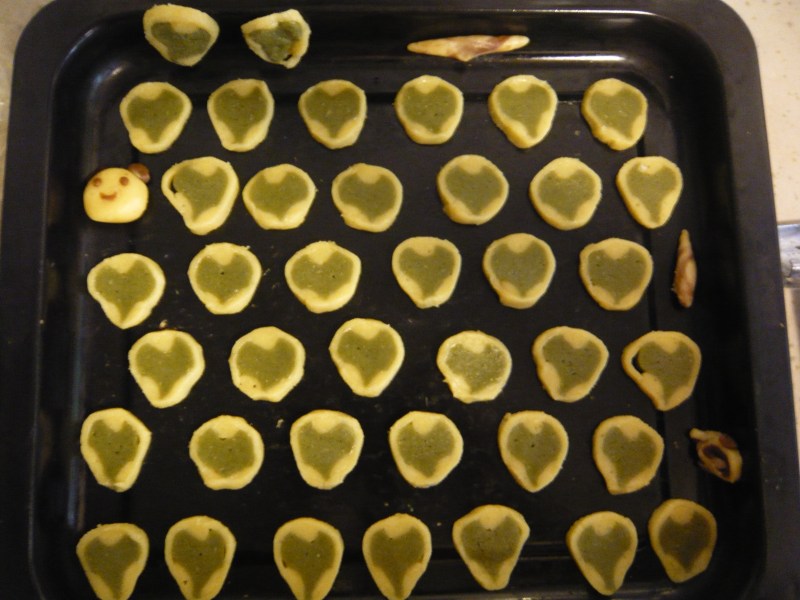 Intense Love - Qixi Double-Color Heart-Shaped Cookies Making Steps