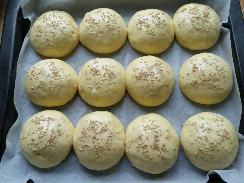 Steps for Making Honey Dinner Rolls