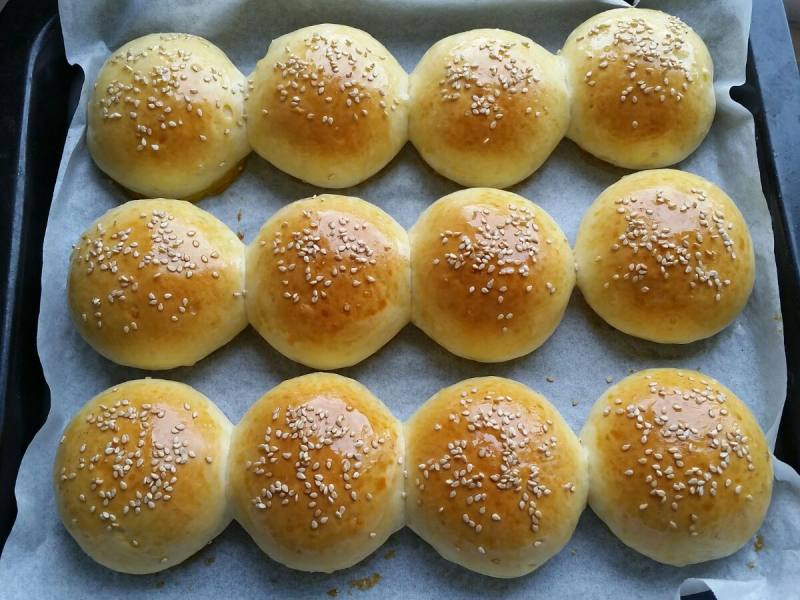 Steps for Making Honey Dinner Rolls