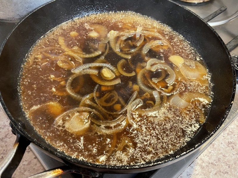 Braised Pork Chop with Egg and Onion Sauce Cooking Steps