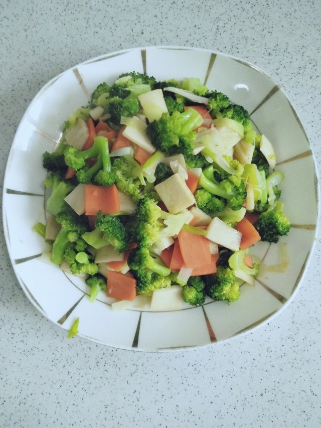 Stir-fried Broccoli with King Oyster Mushroom