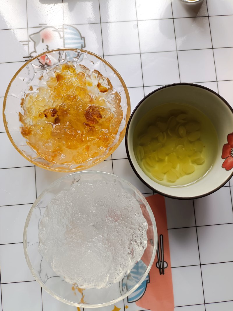 Steps for Making Peach Gum and Bird's Nest Sweet Soup