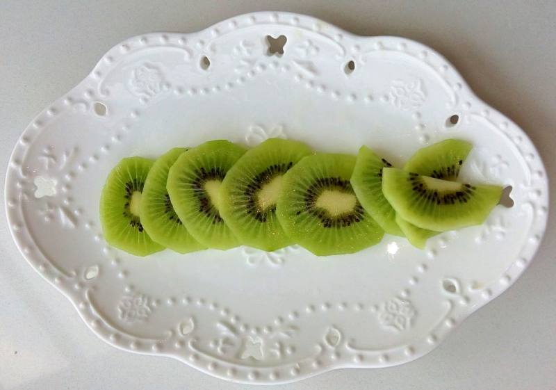 Steps to Make Kiwi Yogurt