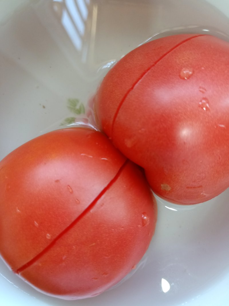 Steps for Cooking Tomato, Enoki Mushroom and Beef Soup