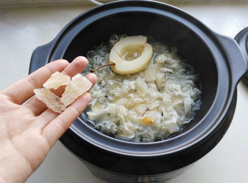 Yantai: Snow Pear, Lily, and Tremella Soup Cooking Steps