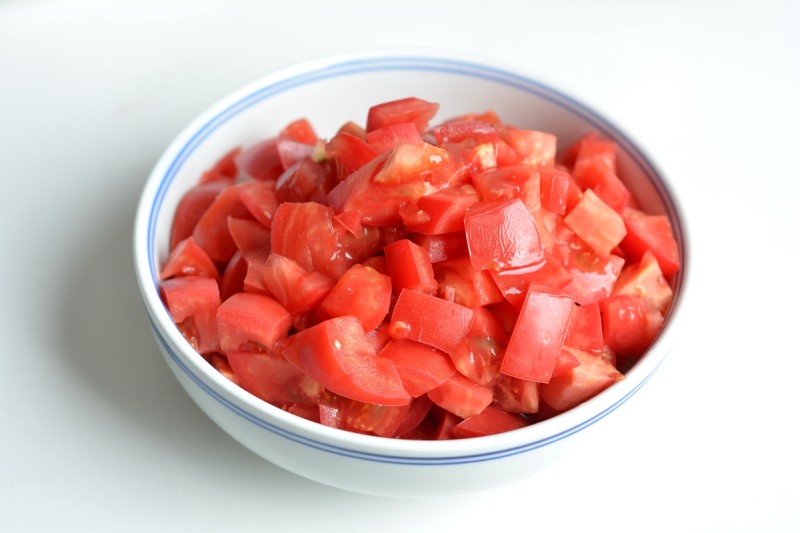 Steps for Cooking Tomato Fish Ball Soup