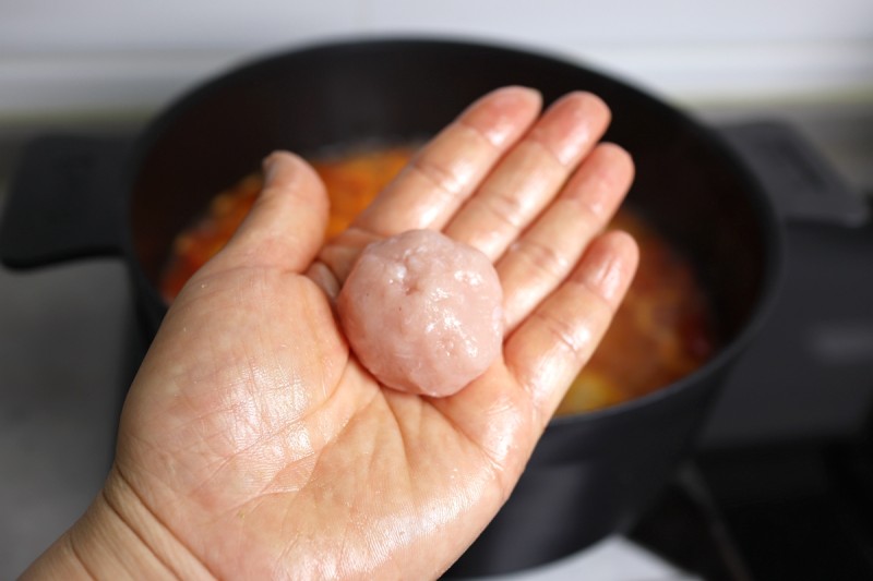 Steps for Cooking Tomato Fish Ball Soup