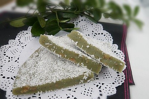 Steps to make Green Tea Walnut Cake