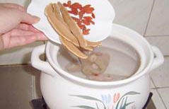 Steps to Make Pork Trotter Lotus Root Soup