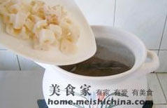 Steps to Make Pork Trotter Lotus Root Soup