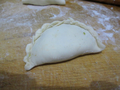 Steps for Cooking Pork and Scallion Dumplings