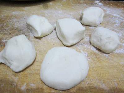 Steps for Cooking Pork and Scallion Dumplings