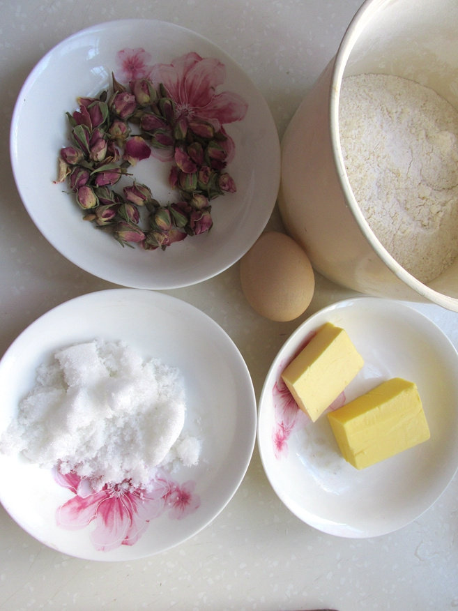 Steps for Making Rose Scones