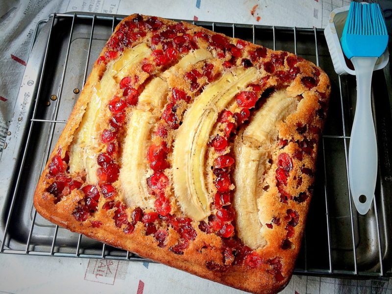 Cooking Steps for Banana Cranberry Upside-Down Cake