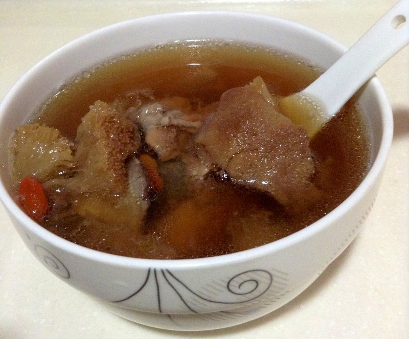 Stomach-Nourishing Diet ---------- Monkey Head Mushroom, Red Dates and Goji Berry Soup