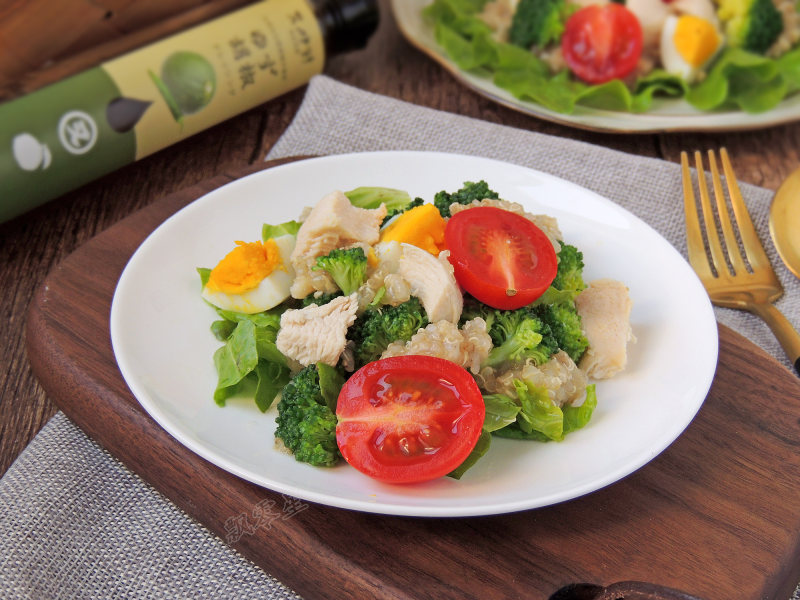 Quinoa Chicken Breast Salad