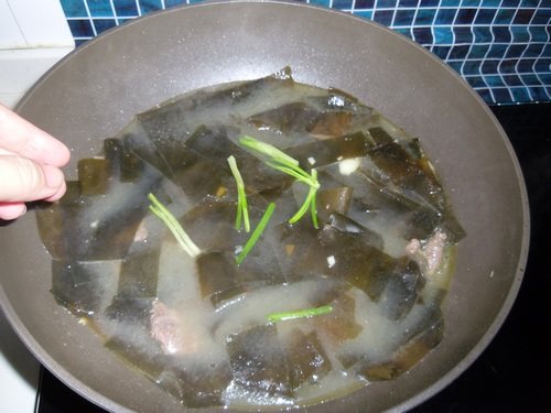 Steps to Make Korean Beef and Kelp Soup