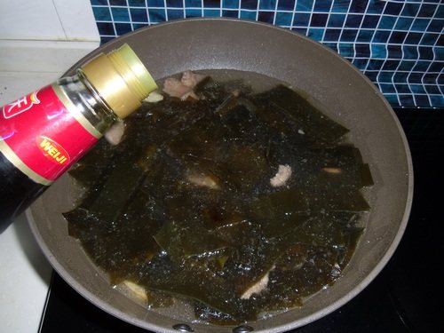 Steps to Make Korean Beef and Kelp Soup