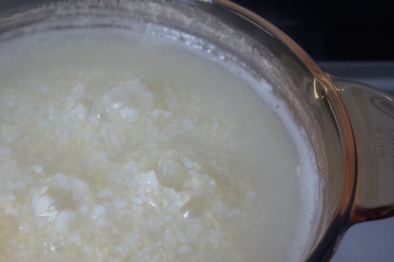 Steps to Make Mom's Flavor Egg and Vegetable Congee