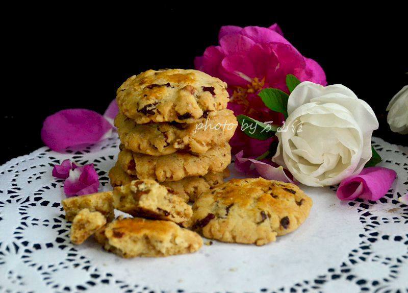 Rose Walnut Pastry