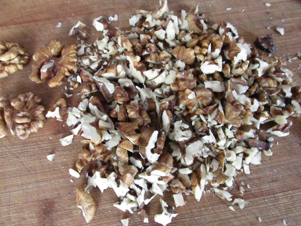 Step-by-Step Instructions for Making Rose Walnut Pastry