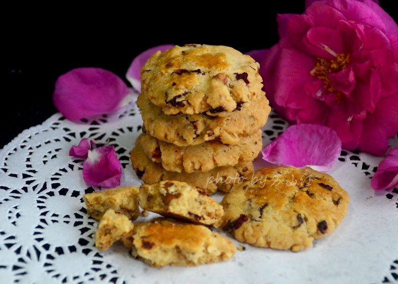 Rose Walnut Pastry