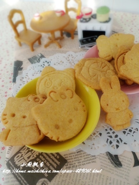 Childlike Joy ---- Cream Cartoon Biscuits