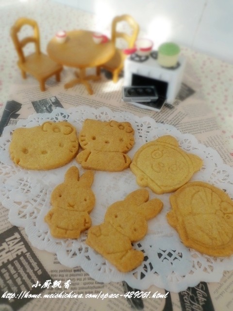 Childlike Joy ---- Cream Cartoon Biscuits