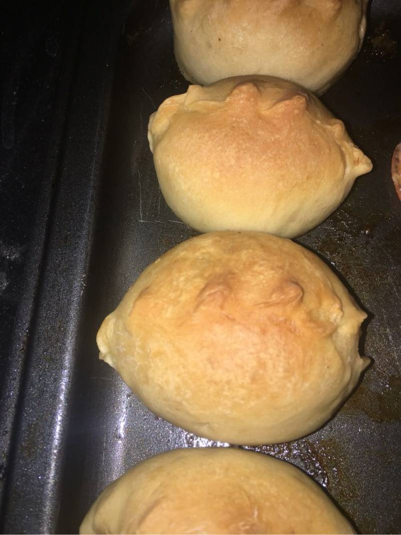 Steps for Making Crispy Baked Buns