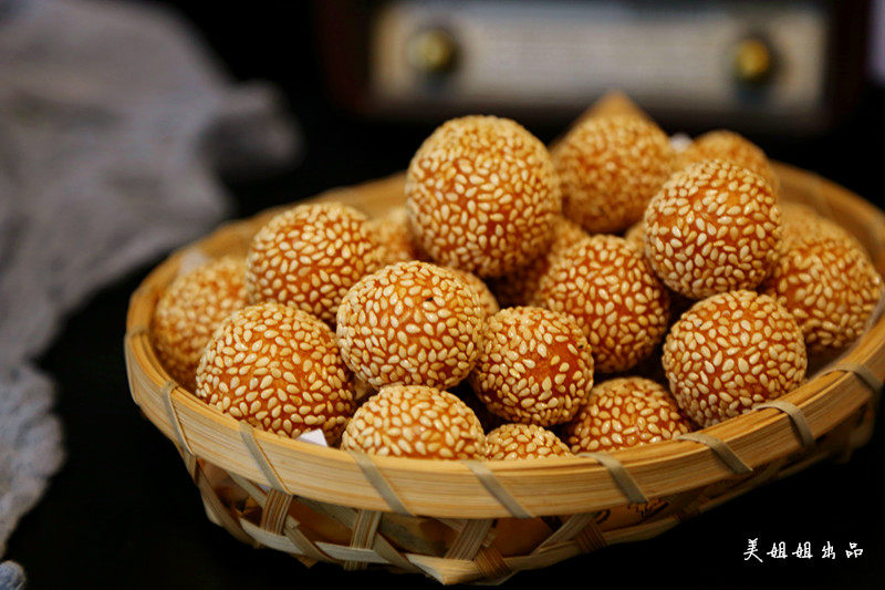 Steps for Making Pumpkin Sesame Balls