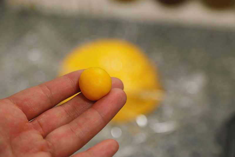 Steps for Making Pumpkin Sesame Balls