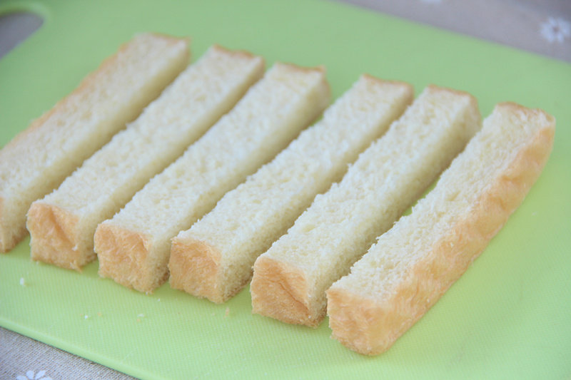 Steps to Make Garlic Toast Sticks