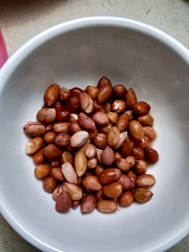 Steps for Making Braised Pig's Trotters with Fermented Bean Curd and Peanuts