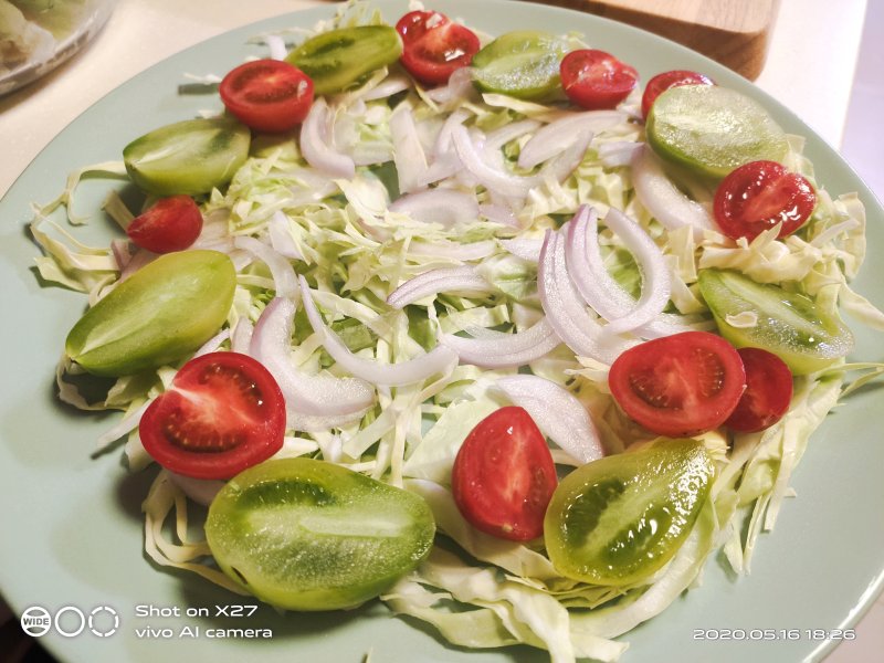 Steps for Making Cabbage Tomato Beef Salad