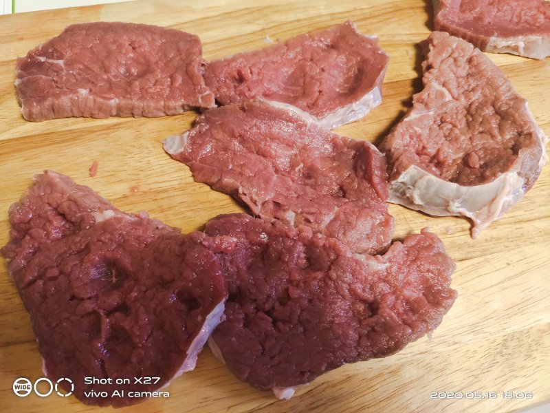 Steps for Making Cabbage Tomato Beef Salad