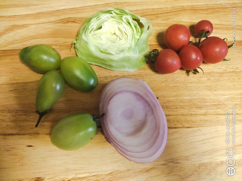 Steps for Making Cabbage Tomato Beef Salad