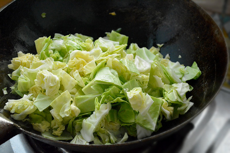 Steps for Stir-fried Round Cabbage