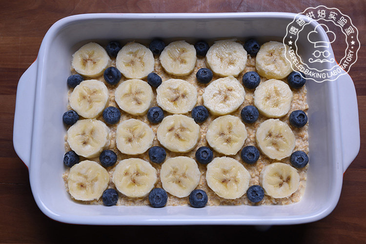 Steps for making Blueberry Banana Baked Oatmeal